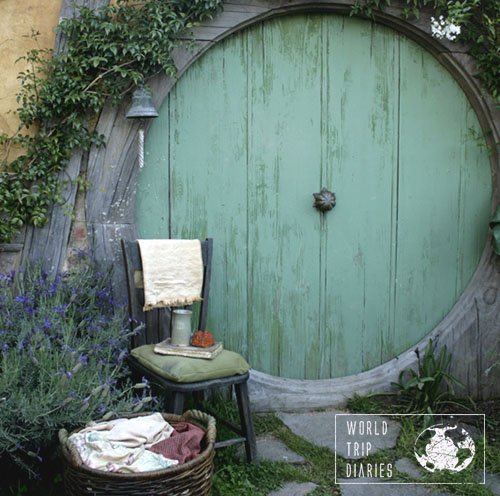 The details in the houses of Hobbiton are incredible. They really do make the difference! These little details were the highlight of our trip to Hobbiton with kids!