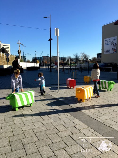 O centro da cidade de Christchurch (NZ) é cheio de surpresas boas! A gente amou passear por lá!