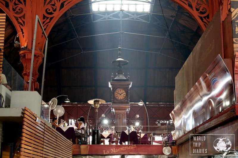 Mercado del Puerto is the place everyone must visit while in Montevideo to eat! Find out more!