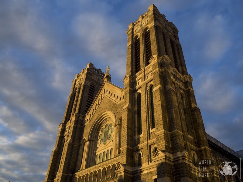 In the afternoons, the sun makes the walls golden in Quebec City and it is stunning. Walk around in different times of the day: it's always a good lesson for world schoolers. 