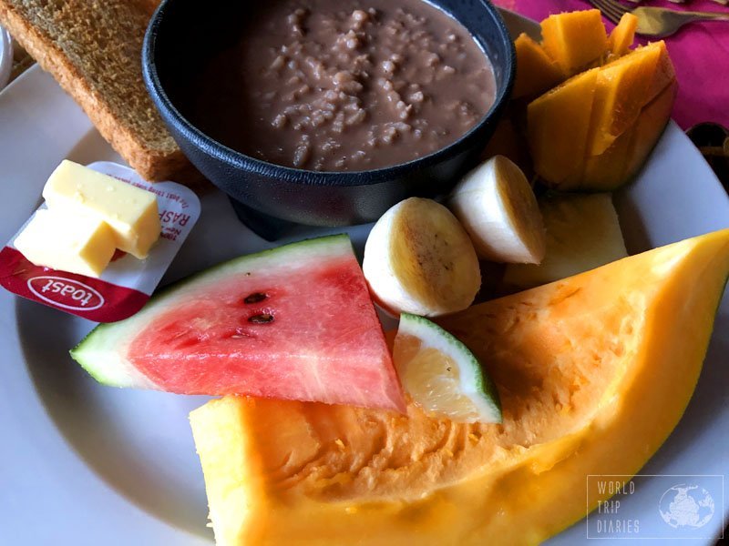 The breakfast included in many Samoan hotels: fruits, toast and porridge. It was filling and different. 