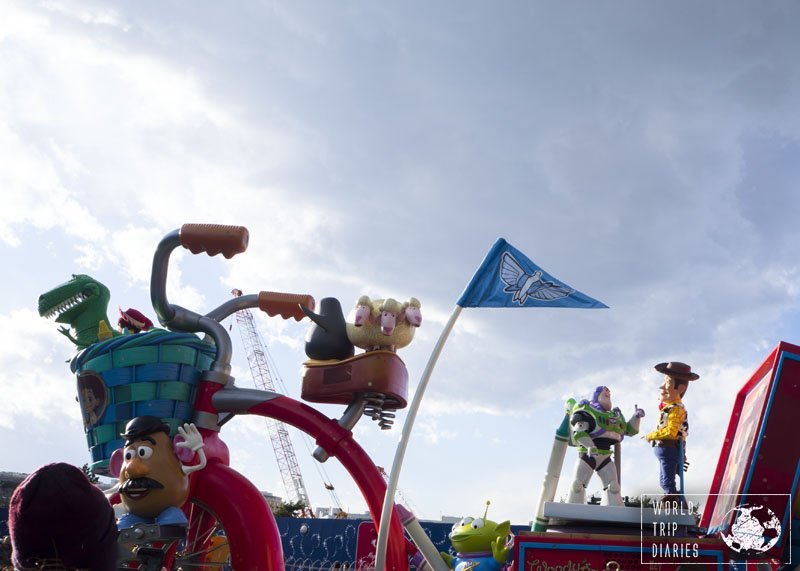 Happiness is Here parade was also fun. Watching the characters coming to life is a magical moment! Click for more!