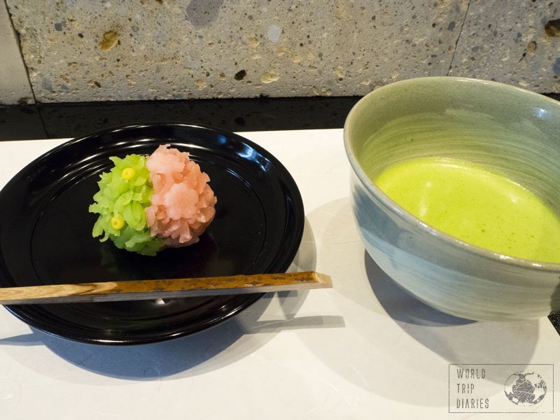 The maccha (green tea) with a green and pink wagashi (Japanese traditional sweet) served! Click to know more!