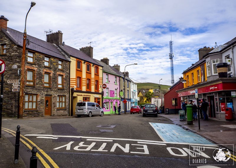 The town if Dingle, in Ireland, is lovely, colorful, and lively. How not to love it? Click to know more